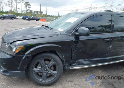 2019 Dodge Journey Crossroad Awd z USA, uszkodzony, nr VIN 3C4PDDGG0KT858510